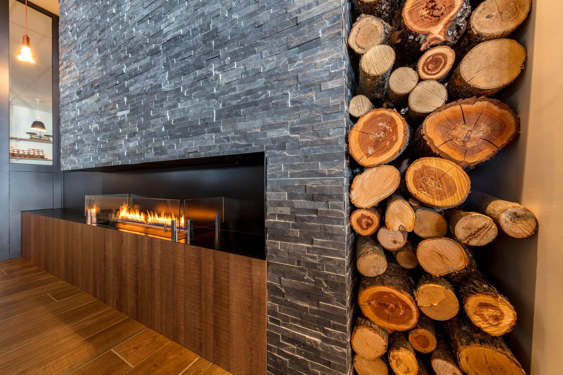 f0ee93b7-0447-432c-9928-746f7dc948d4