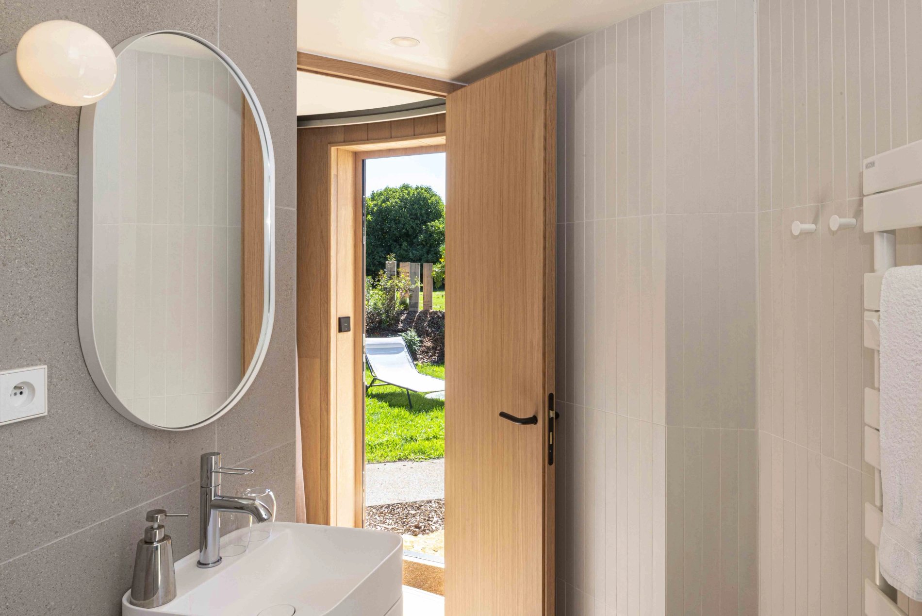 Chateau de Massillan Suite bathroom