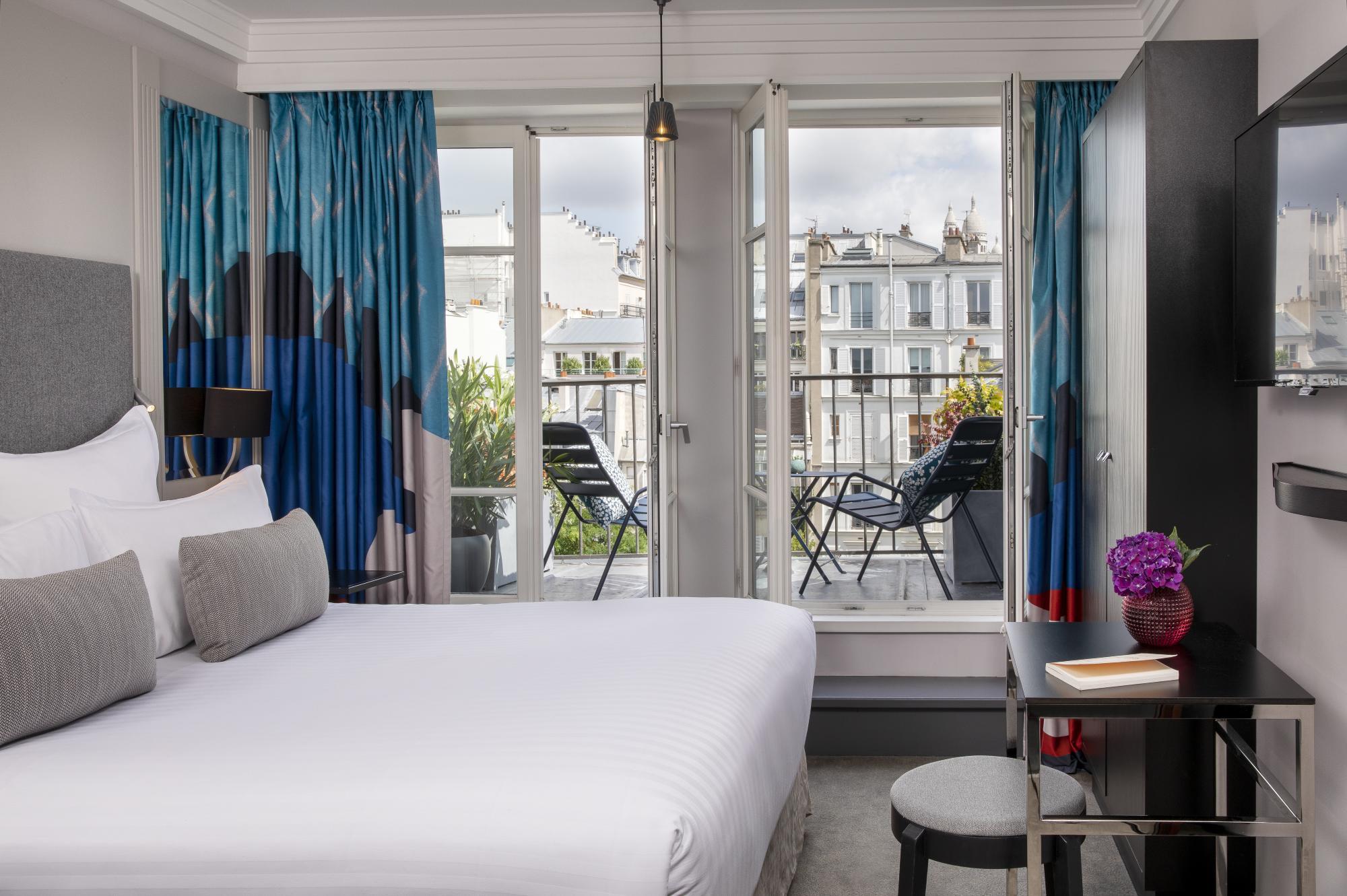 Hotel les Matins de Paris Deluxe Room Balcony