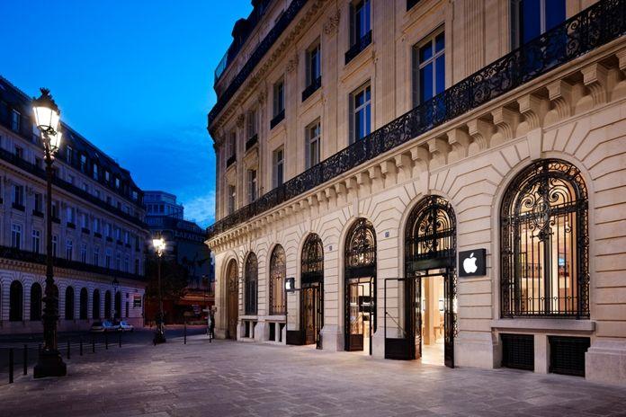 The Apple Store at Opera Paris is 400m from the Hotel Gramont