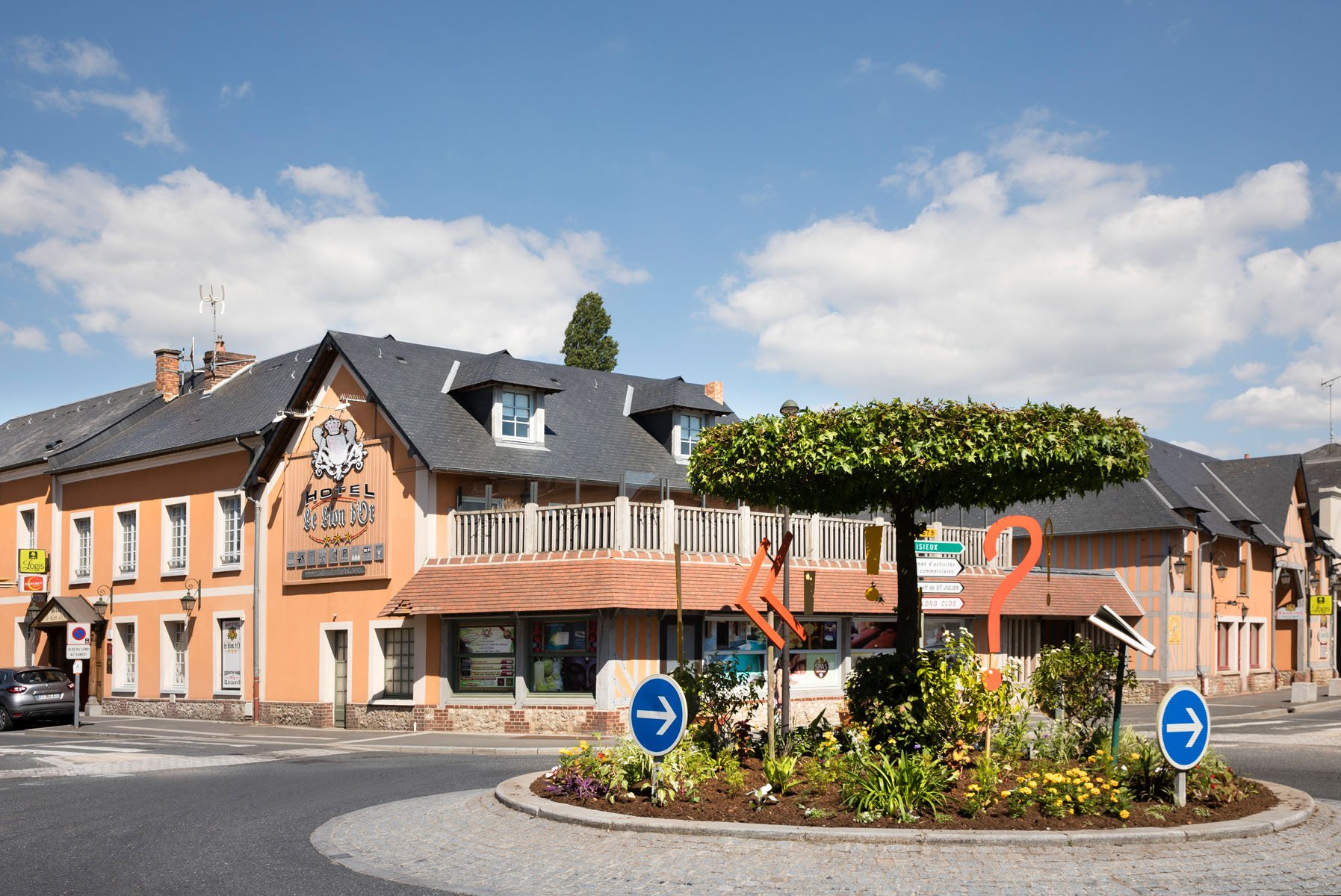 Hotel et Spa Le Lion d'Or in Pont-LʼÉvêque, France
