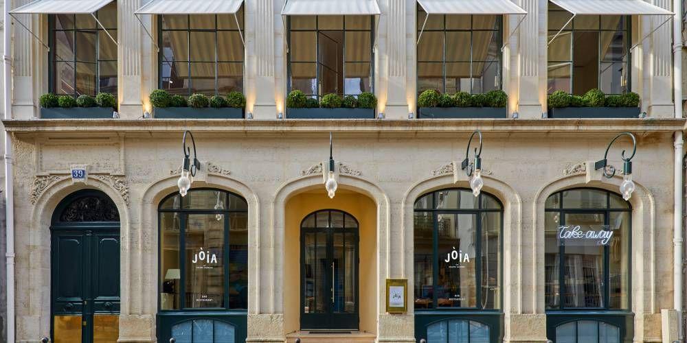 JOIA is a nice address in the 2nd arrondissement. The restaurant managed by Hélène Darroze combines kindness, simplicity and nice cook.