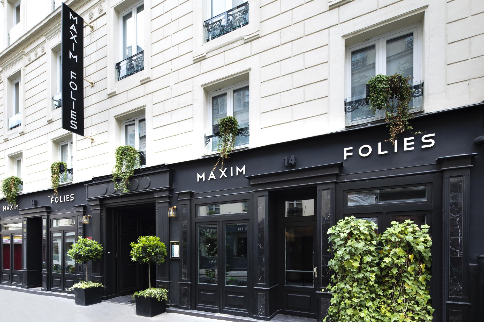 Hotel Maxim Folies Facade