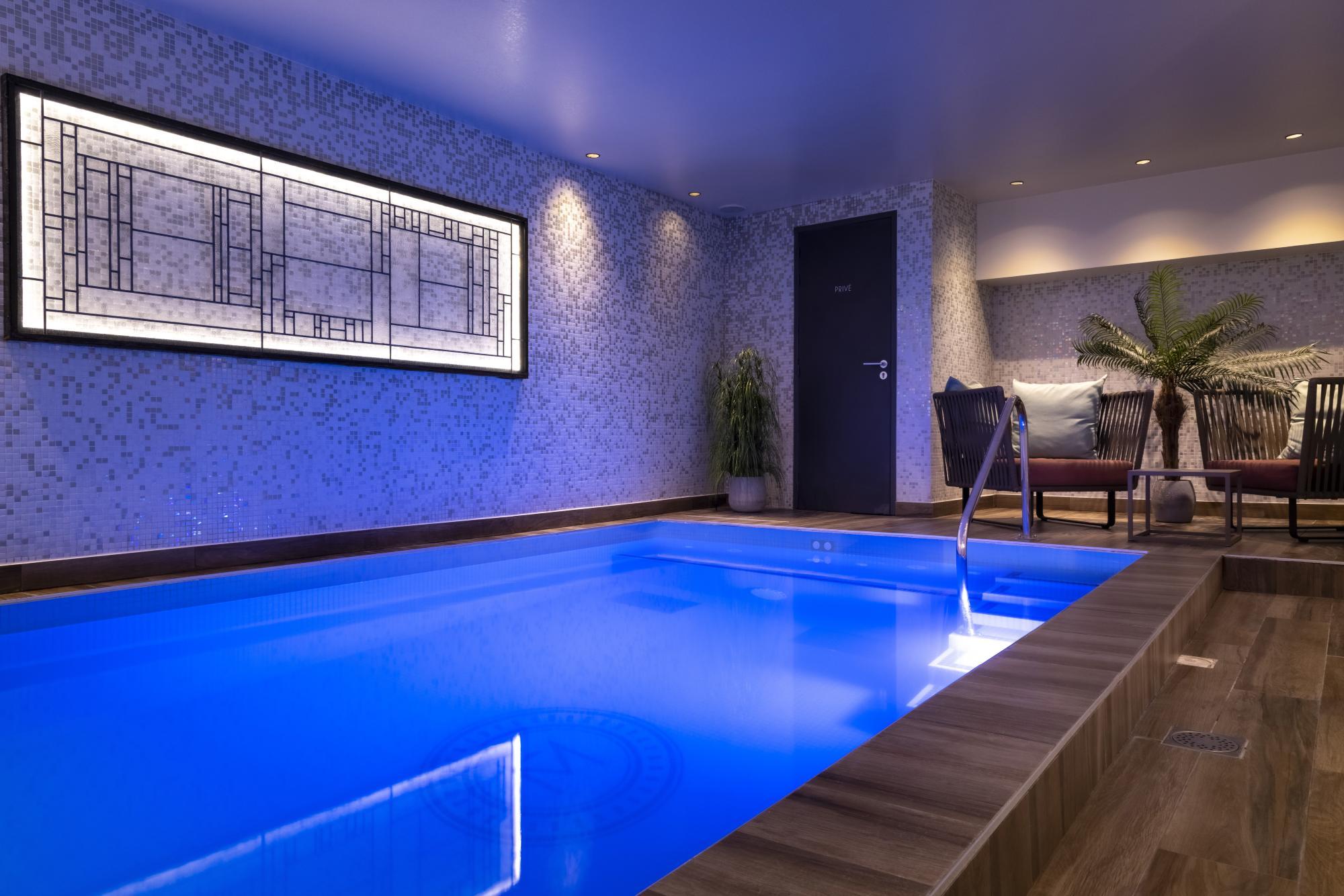 Hotel Les Matins de Paris Spa Pool