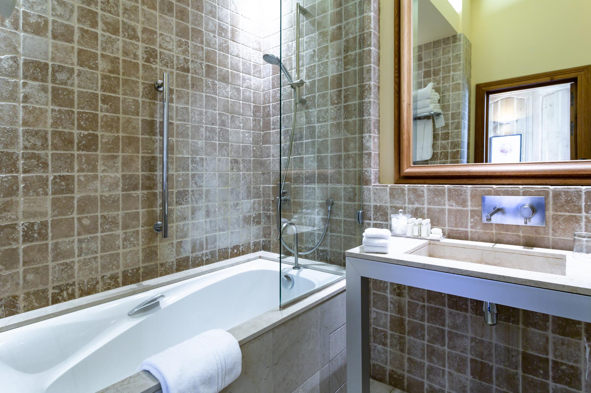 Hotel & Spa L' Hermitage Gantois | Standard Room | Bathroom