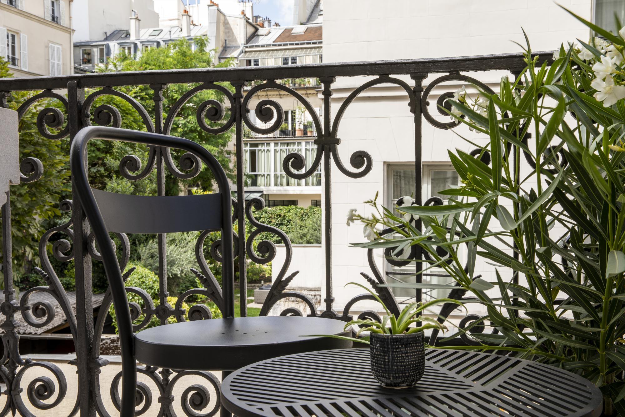 Hotel Les Matins de Paris Executive Room Balcony
