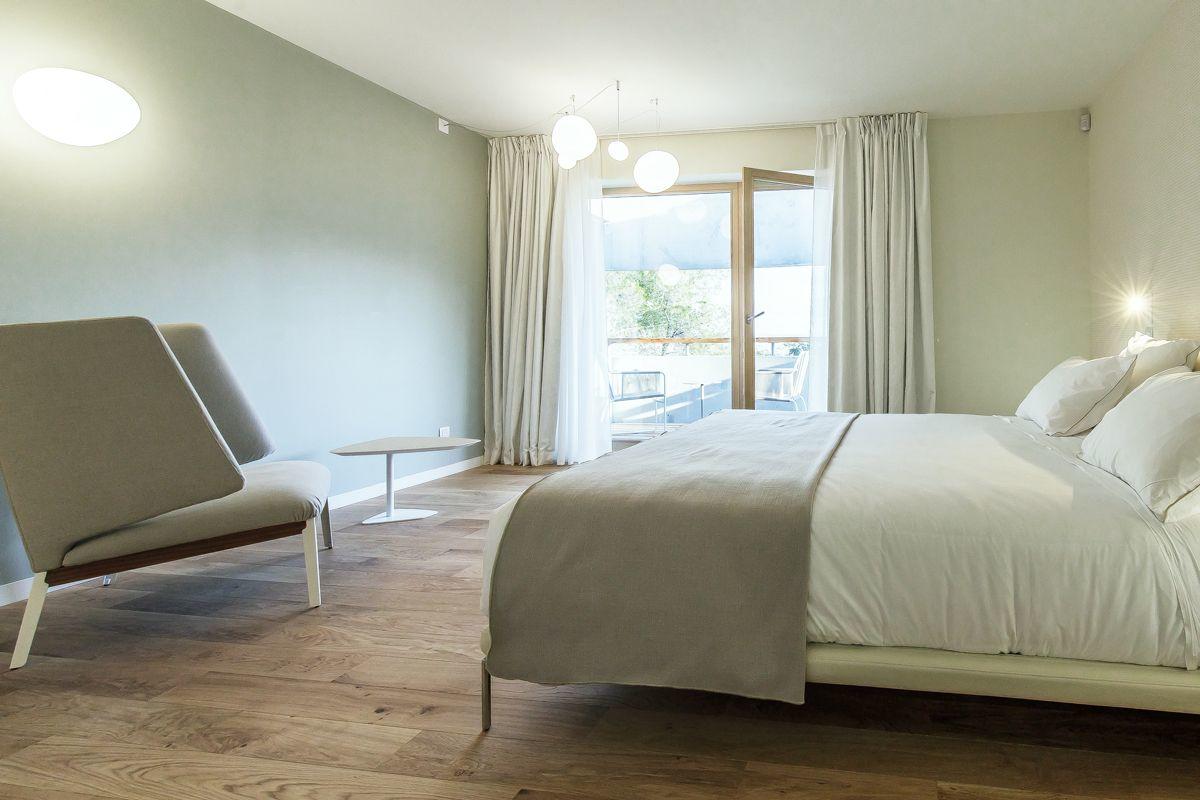 Hotel & Lodges thecamp | Junior Suite Sainte Victoire view | Bedroom